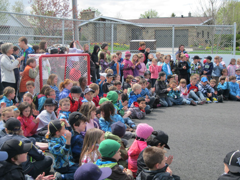 Saint-Elzéar a maintenant une cour d’école plus vivante