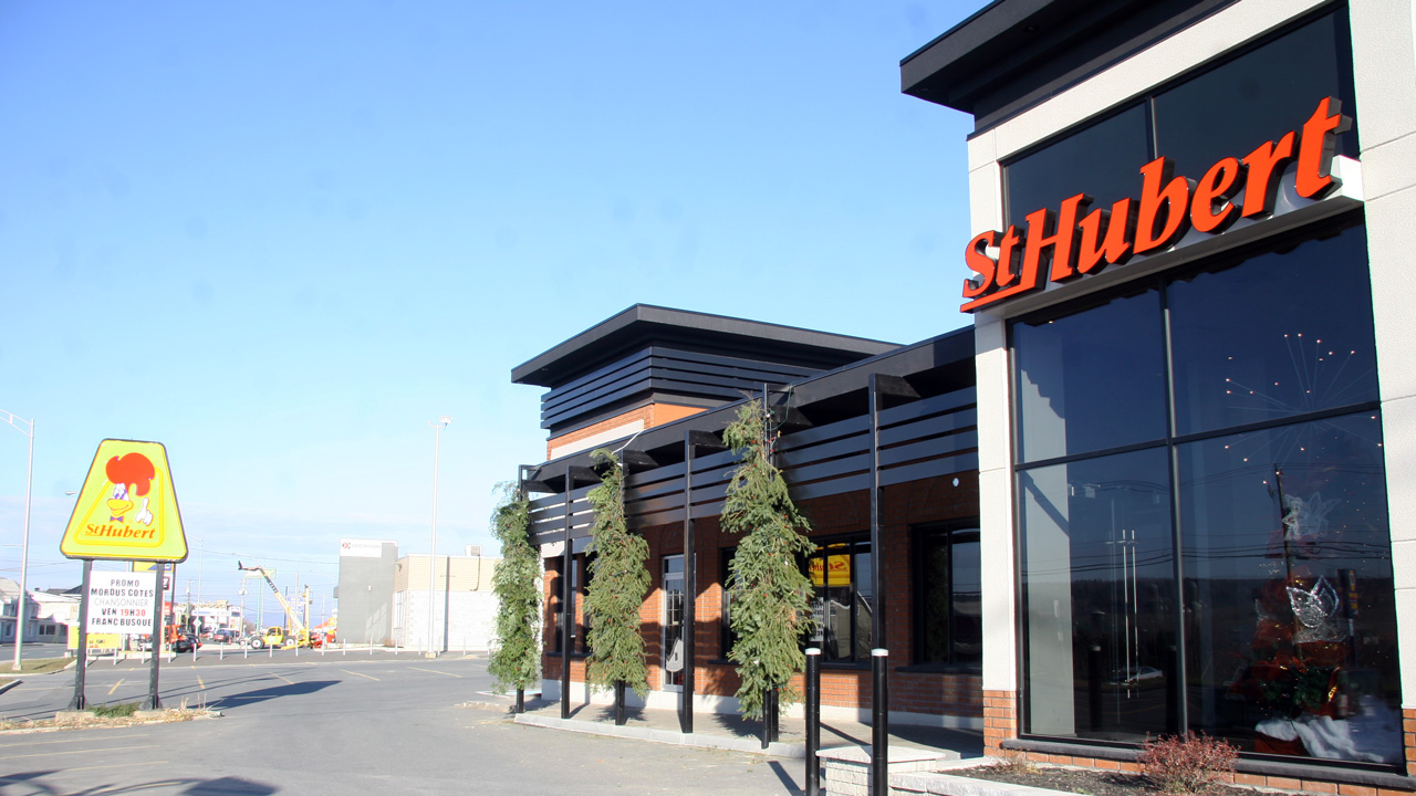 Les travailleurs du restaurant St-Hubert de Saint-Georges votent un mandat de grève