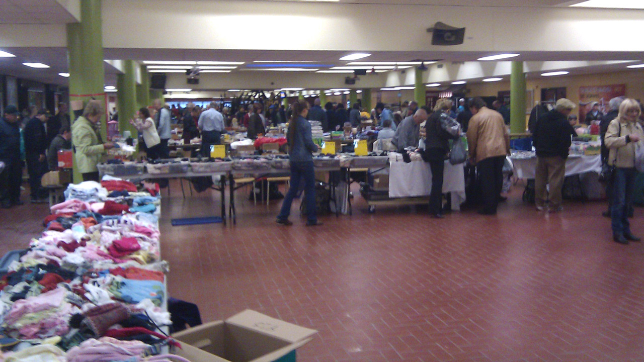Marché aux puces à la Polyvalente de Saint-Georges