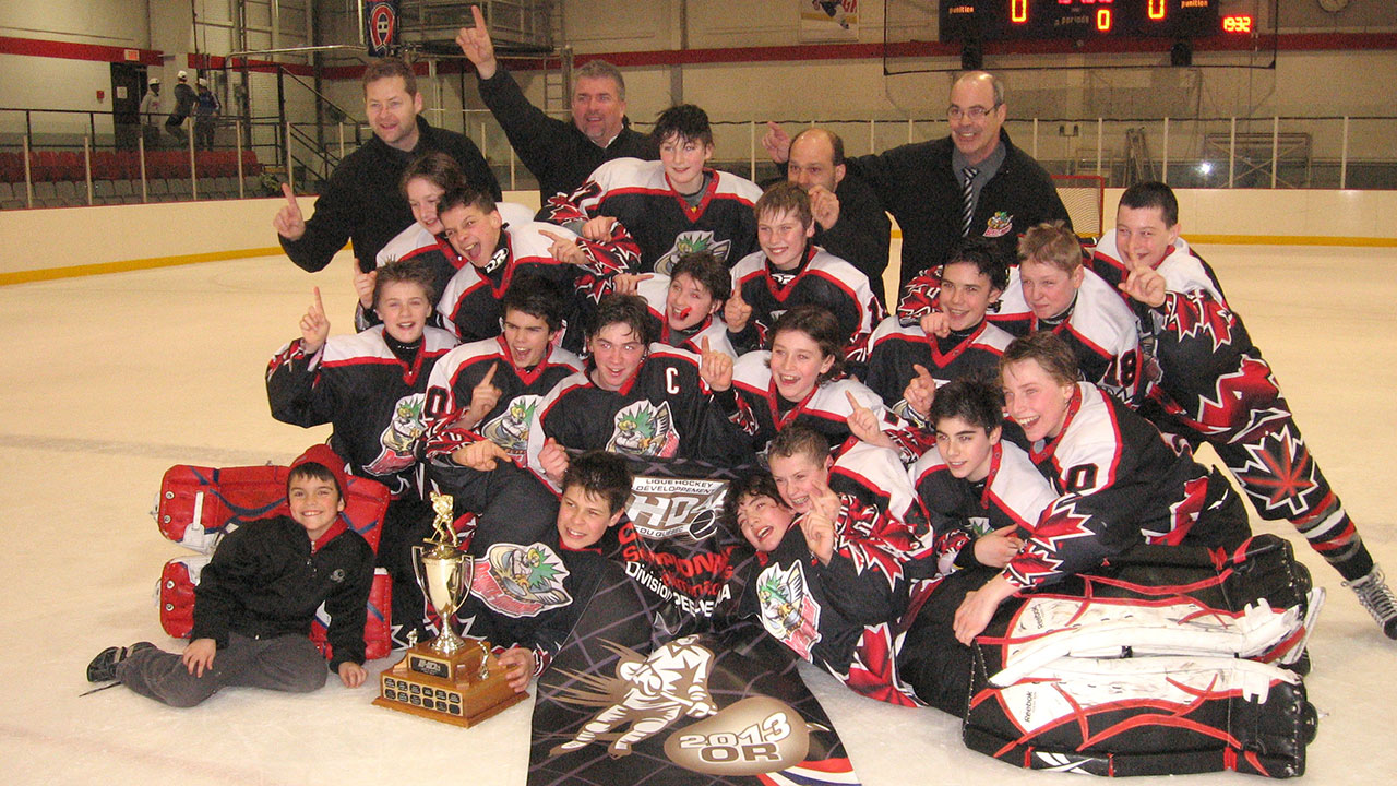 Le pee-wee et le bantam AA des Élites bataillent fort en finale régionale