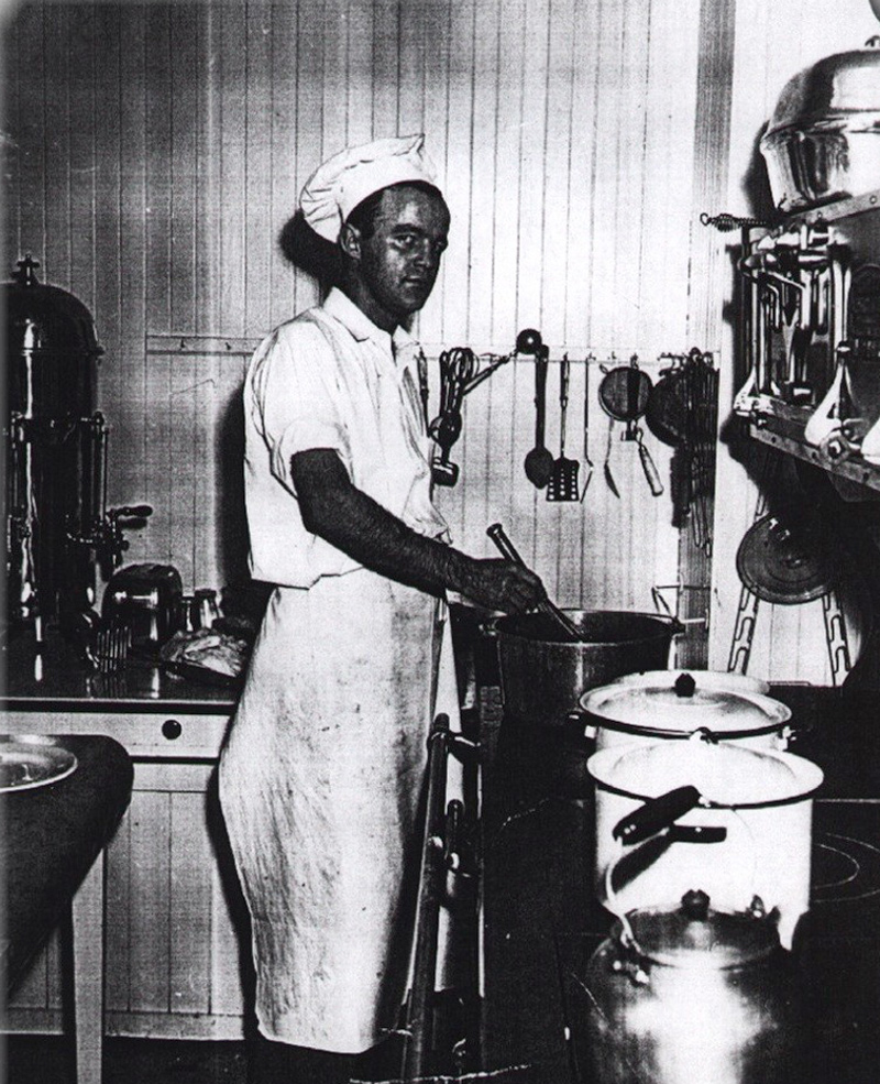 Premier chef cuisinier à l'Auberge Arnold en 1948