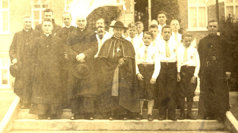 Visite de son Éminence en 1937