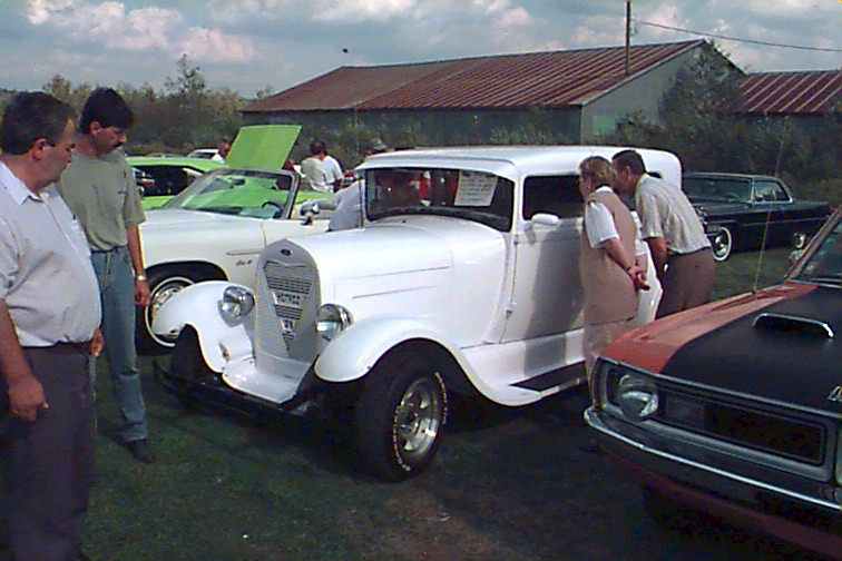 Exposition de voitures antiques en 1998