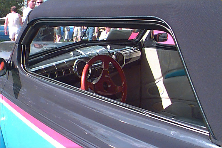 Exposition de voitures antiques en 1998