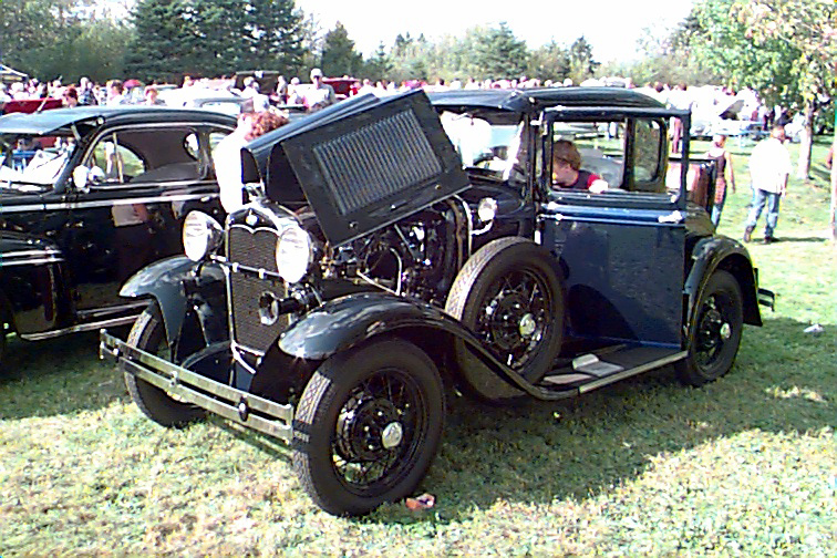 Exposition de voitures antiques en 1998