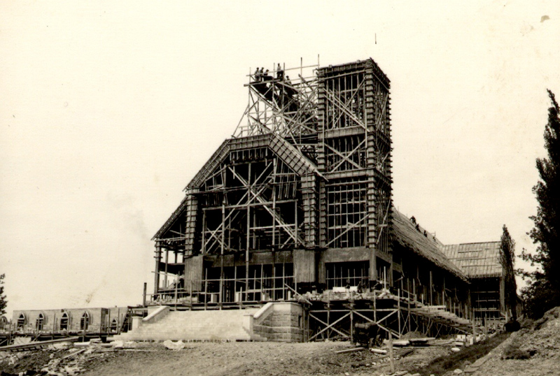 Construction de église l'Assomption en 1950