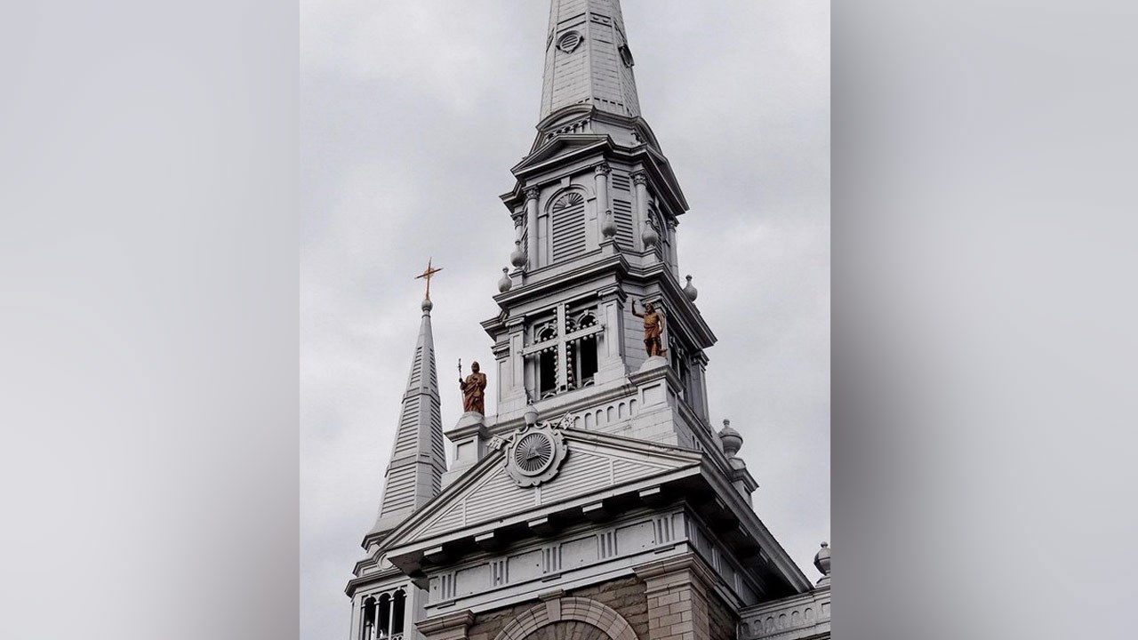 LES CLOCHES DE L'ÉGLISE DE SAINT-GEORGES