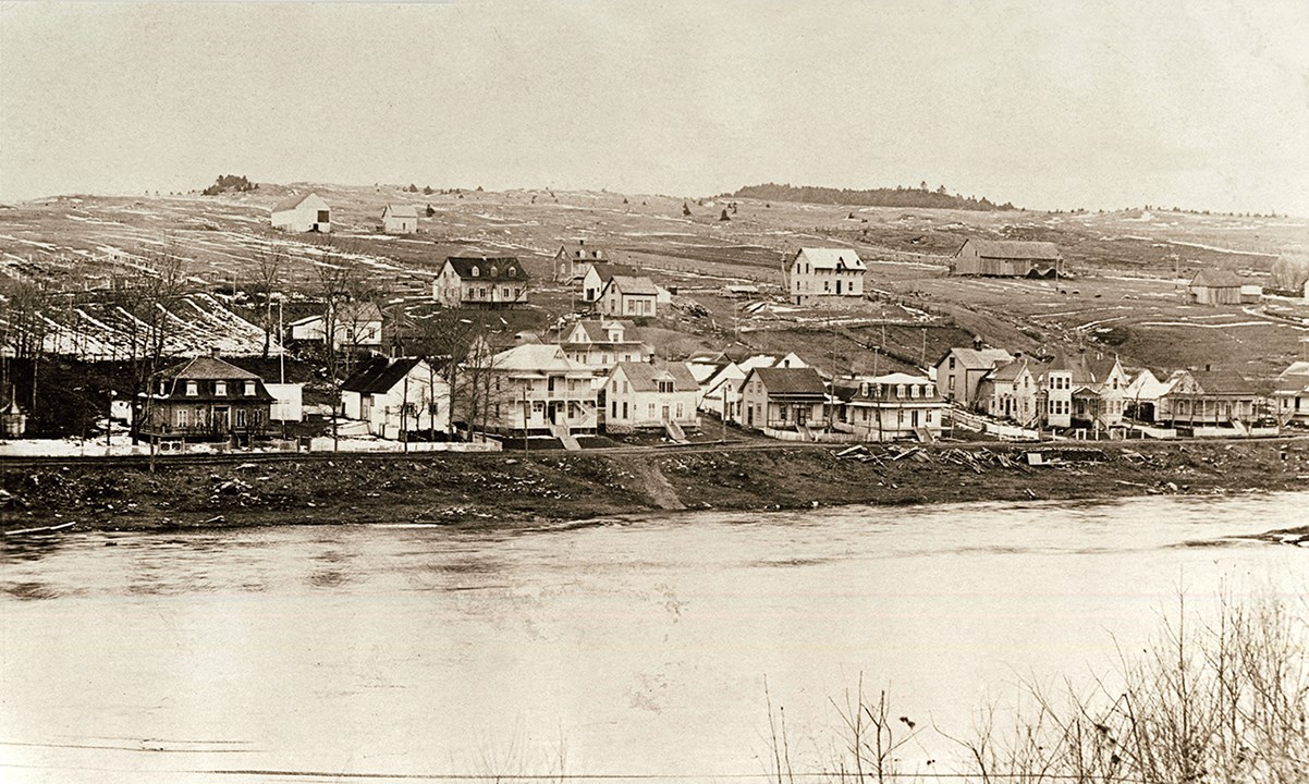 INCENDIE DÉVASTATEUR SUR LA PREMIÈRE AVENUE EN 1908
