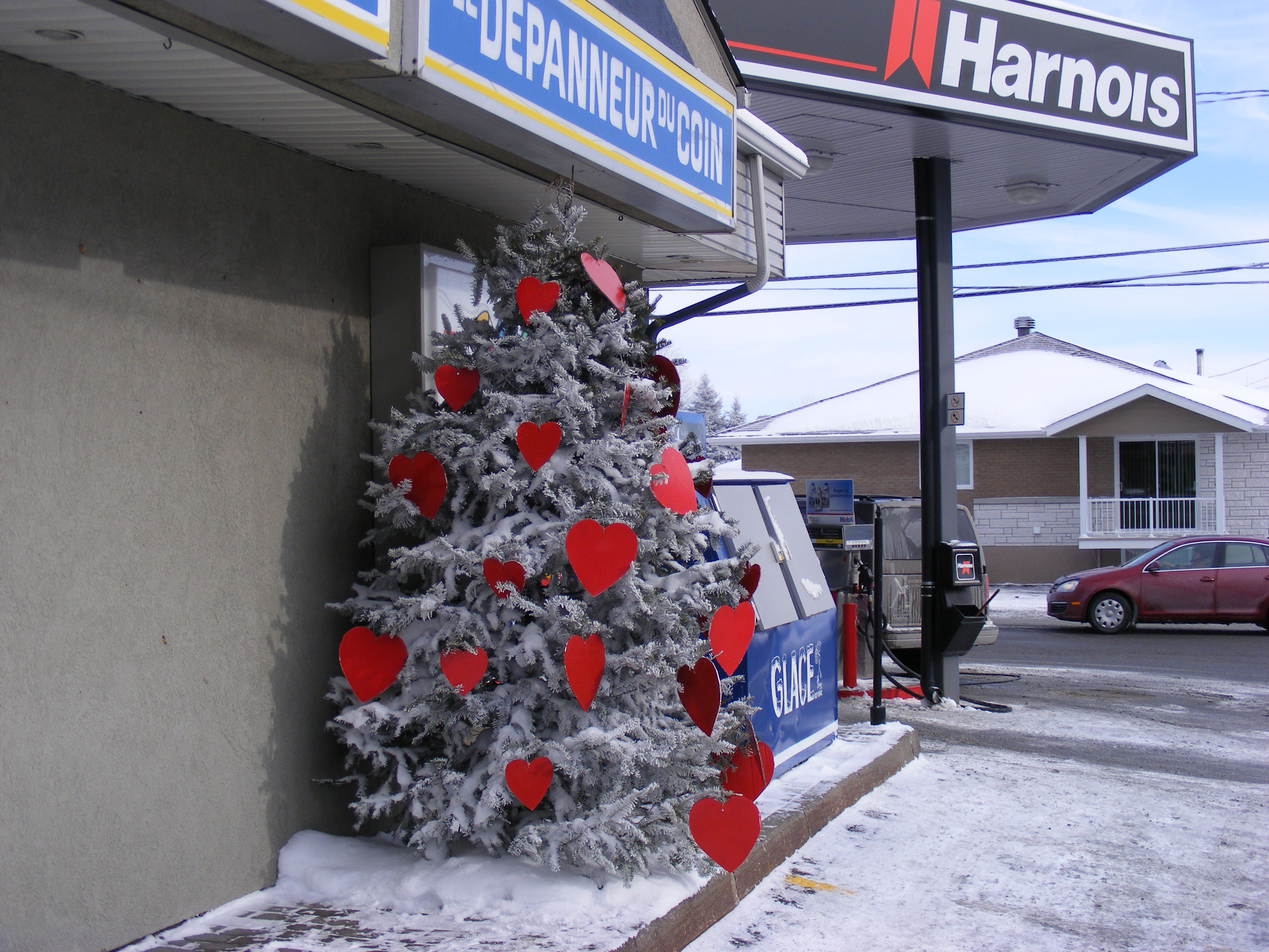 Le sapin à sonia la pompiste