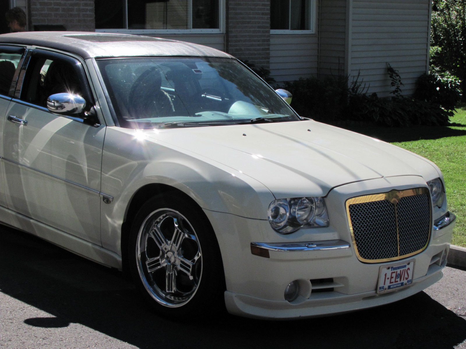 Auto de Elvis Graton