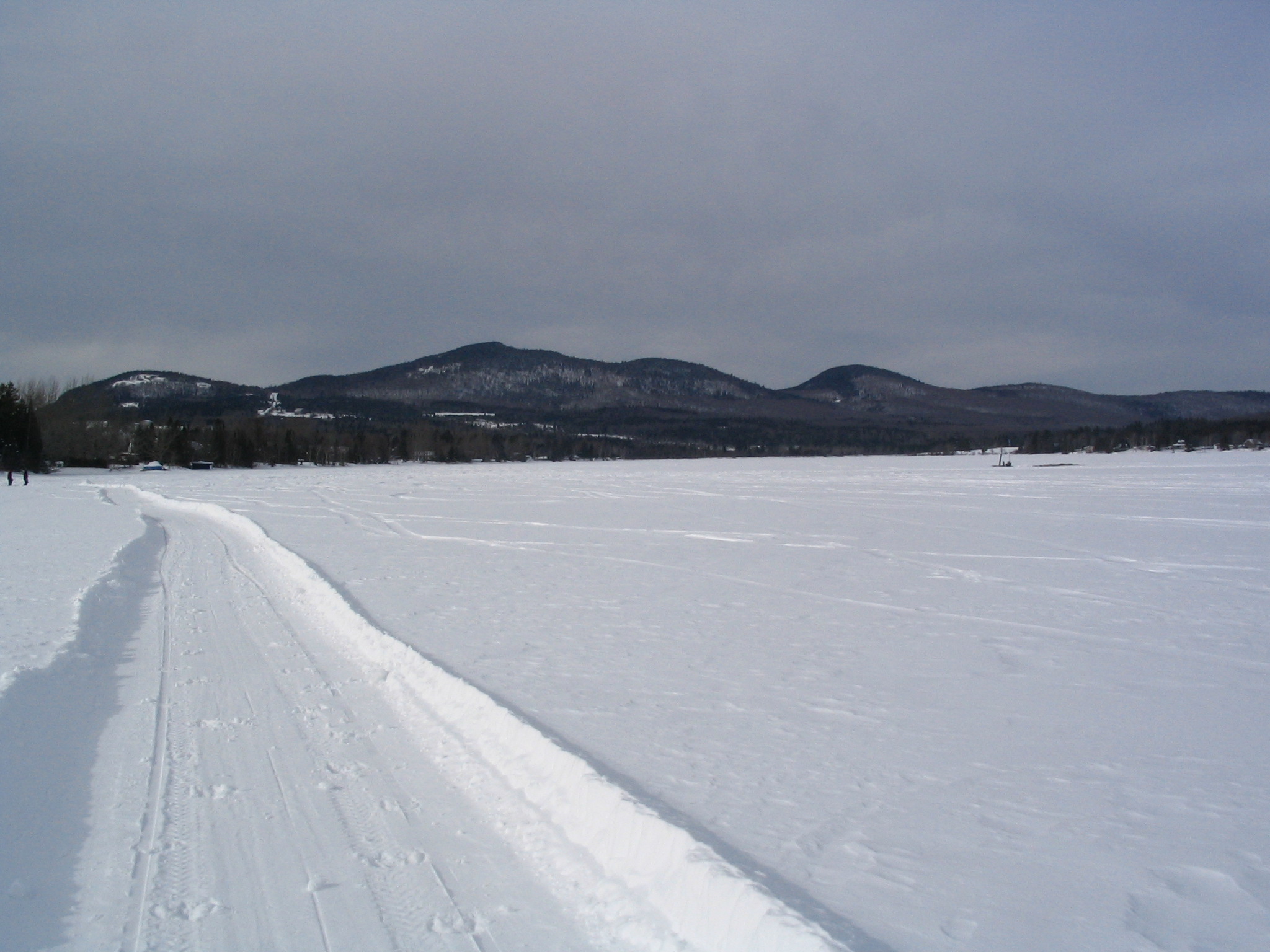 Sur le Lac-Drolet en hiver