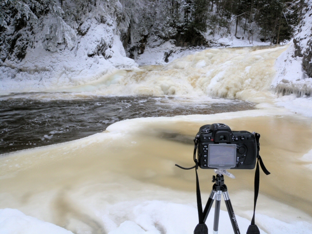 Activité de raquette et photo, rivière Pozer, parc des 7 chutes.