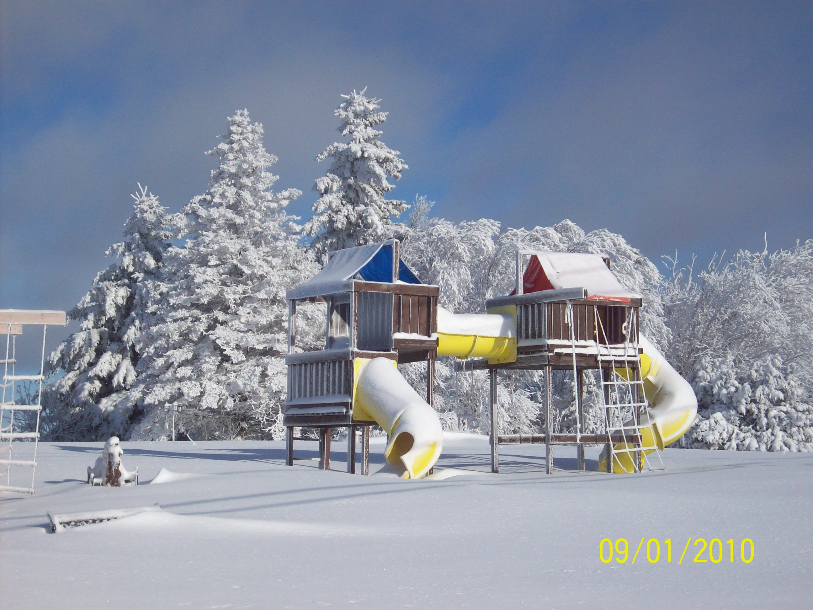 Aire de jeu au casse-croûte chez Manon, St-Zacharie