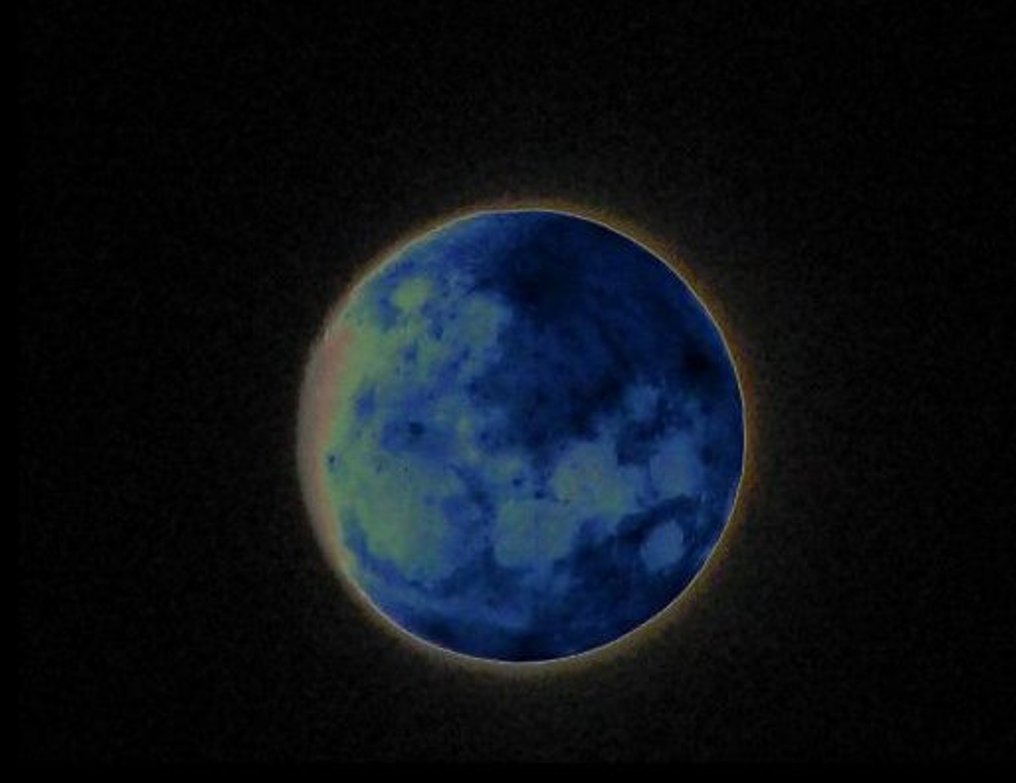 La  lune ou La terre......