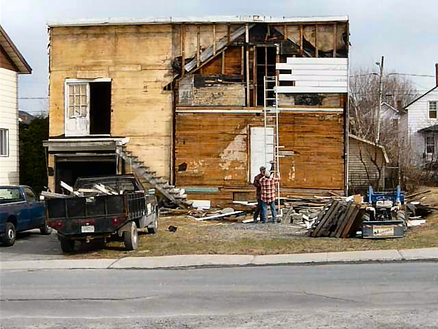 Démolition d'un bâtiment centenaire
