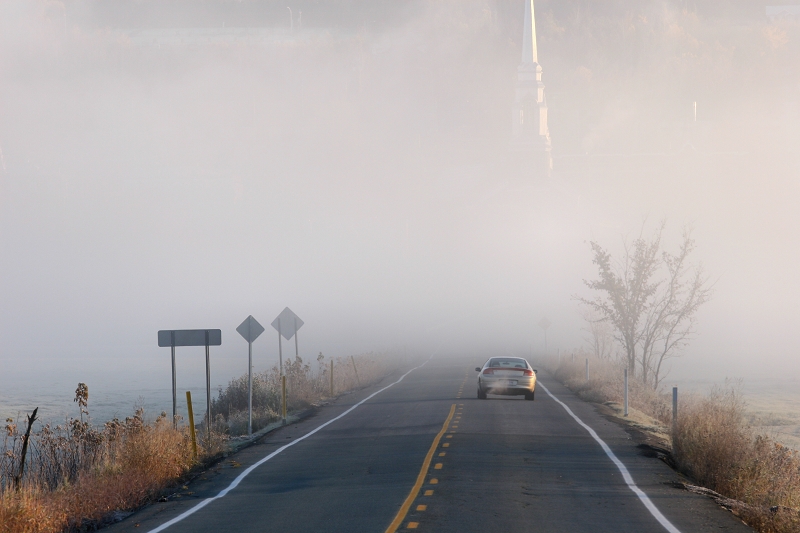 Clocher de St-Joseph dans la brume