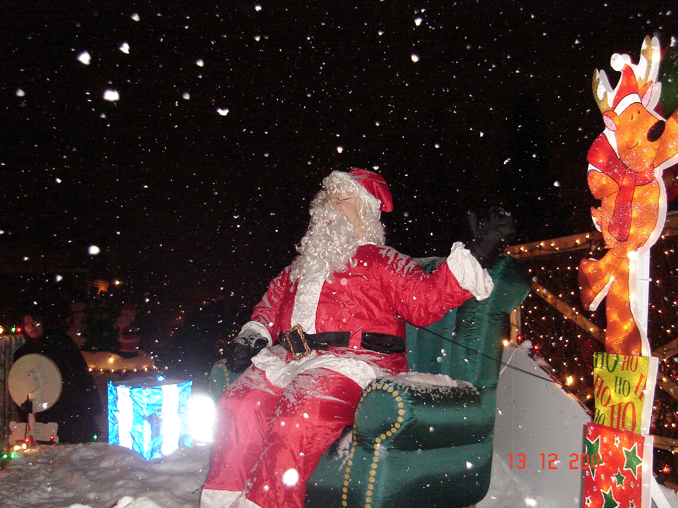 le père noel est la ! venez me voir les enfants qui ont été sages!
