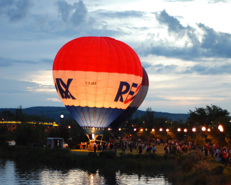 Montgolfières à la parade des Pontons