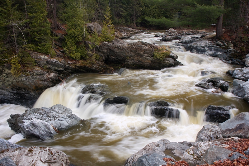 Rivière des Fermes en crue