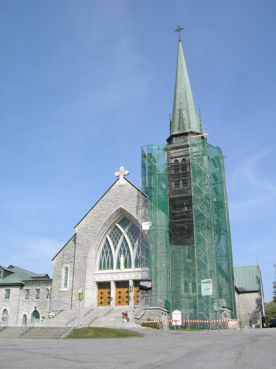 clocher en réparation