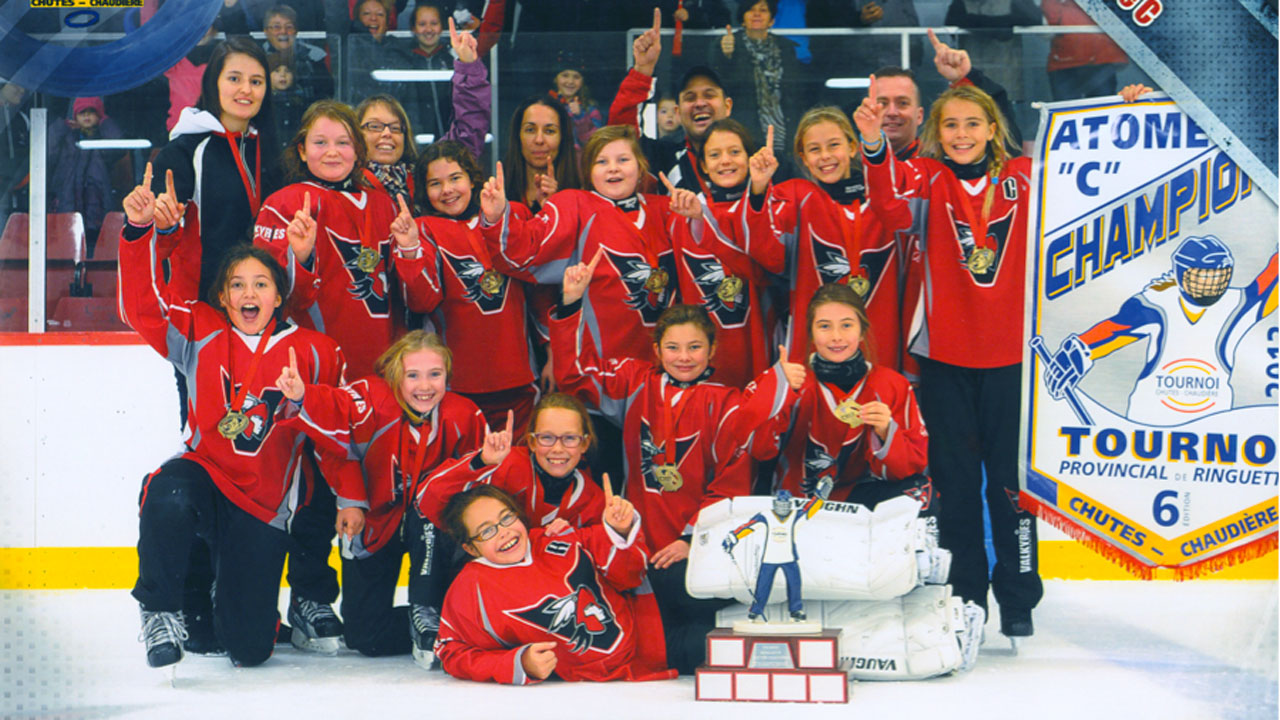 Deux bannières au Tournoi Chutes-Chaudière pour l’Association de ringuette de Sainte-Marie