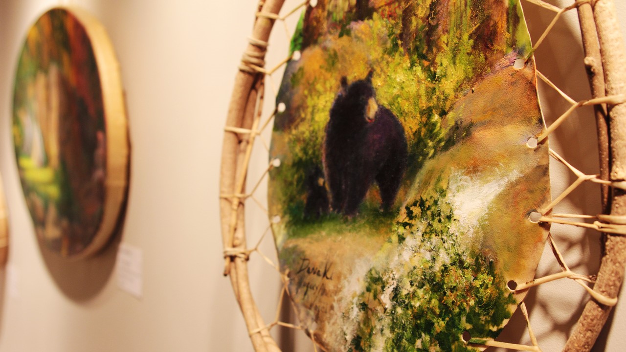 Exposition de peintures sur peaux à Beauceville