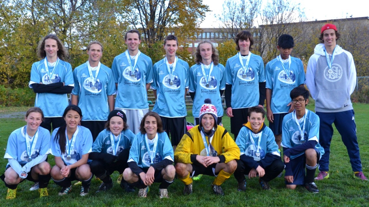 Soccer : l’École Jésus-Marie de Beauceville surprend et remporte la médaille d’argent