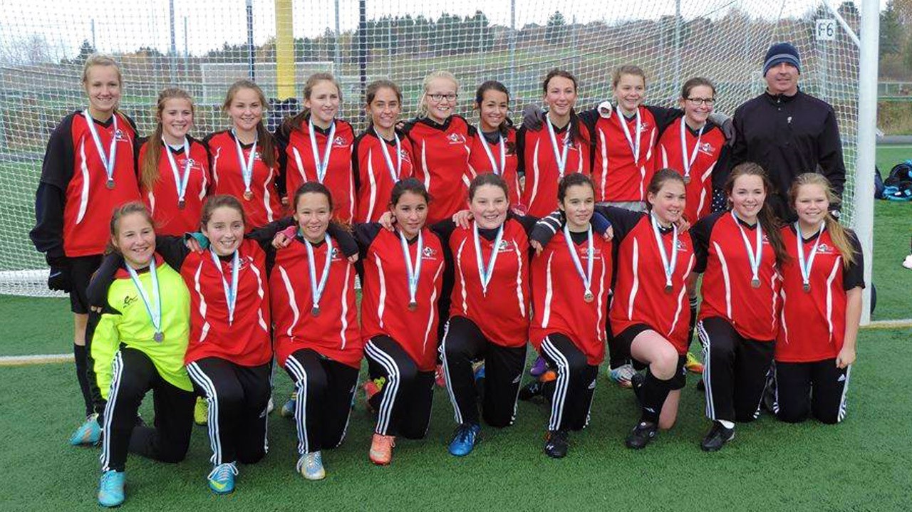 Une médaille de bronze pour le soccer féminin cadet de la Polyvalente de Saint-Georges