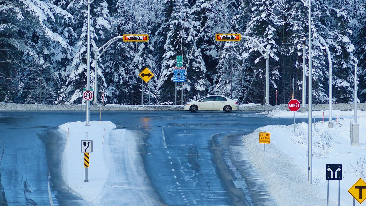 EN BREF | Mise en fonction des feux de signalisation de la 74e Rue et de la 25e Avenue