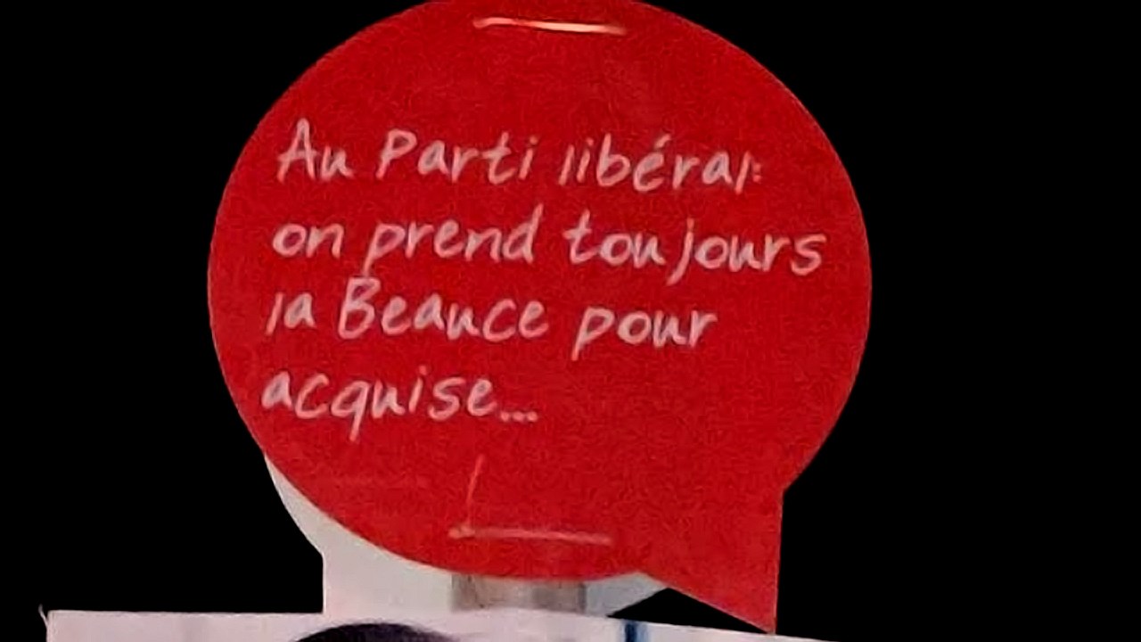 La CAQ porte plainte au DGE et à la SQ contre l’arracheur de pancartes