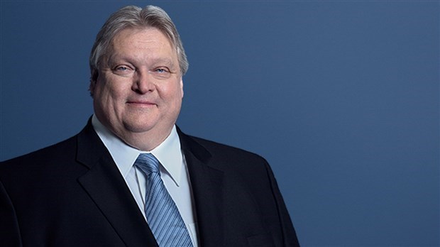 Le ministre Gaétan Barrette souligne le lancement officiel du Programme des patients hyperimmunisés