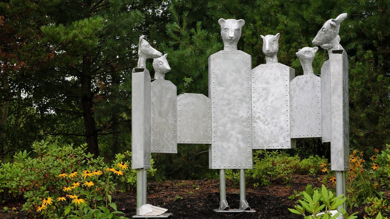 « L’intrigante assemblée » du sculpteur beauceron Paul Duval