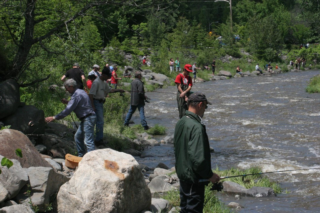 VIDÉO | Normand DeLessard présente la pêche en ville à Saint-Georges