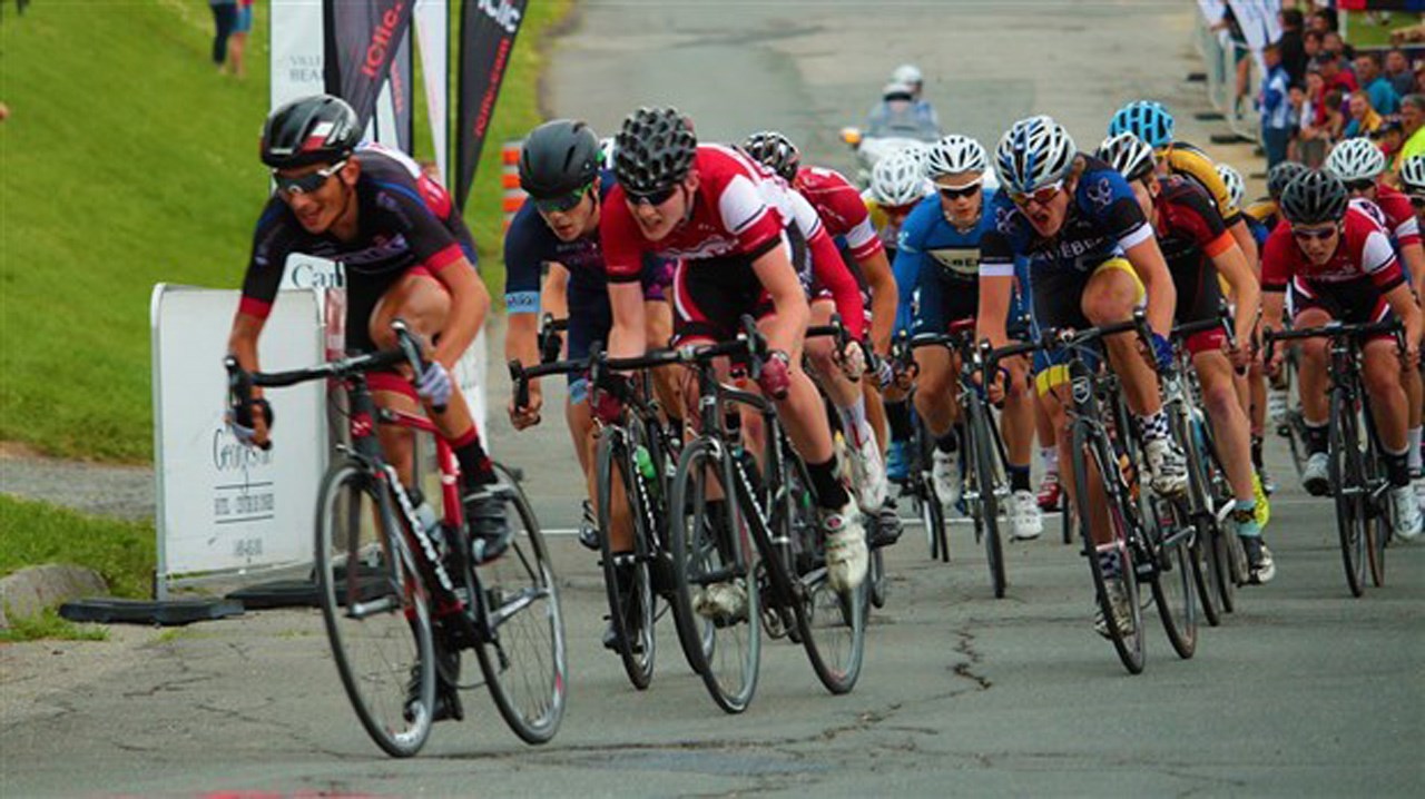 Les vedettes canadiennes de cyclisme de passage à Saint-Georges le temps d'un contre-la-montre