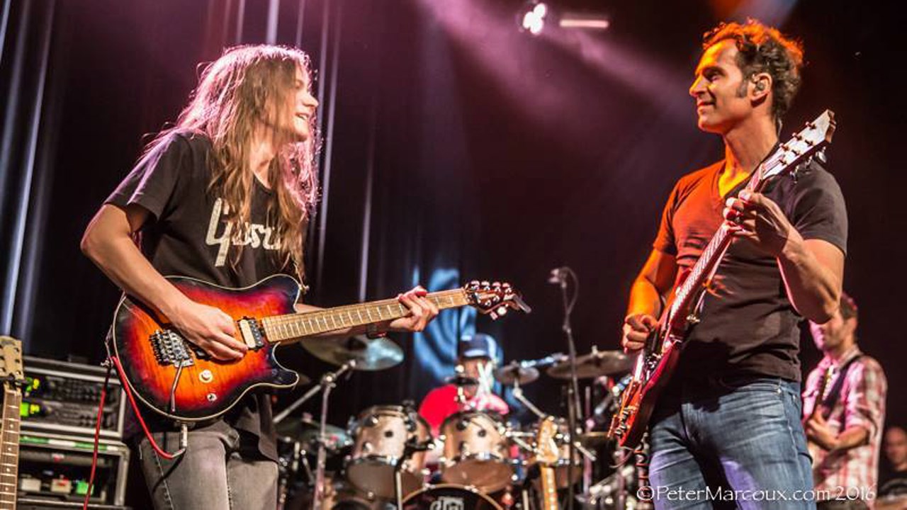Jacob Deraps partage la scène avec Dweezil Zappa à Québec