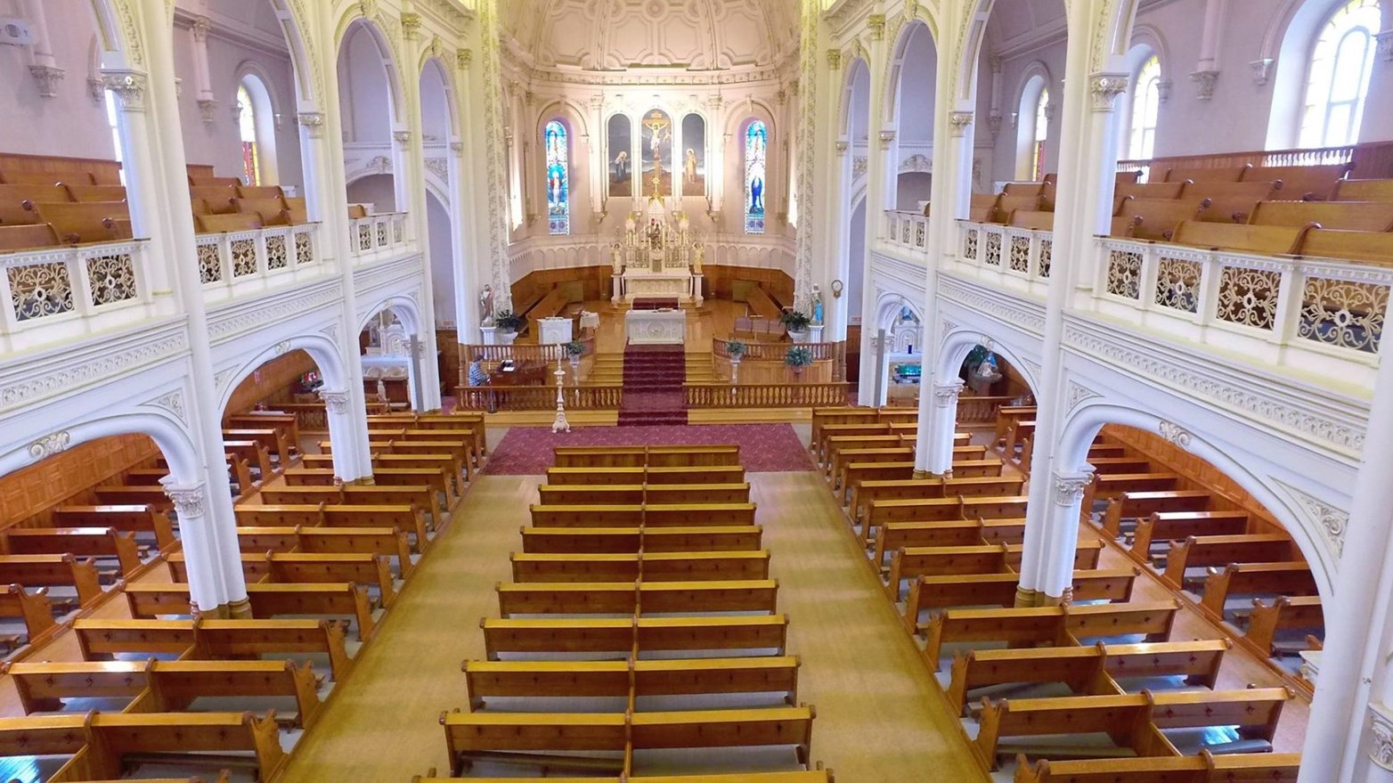 Normand DeLessard présente une visite de l'Église de Saint-Victor