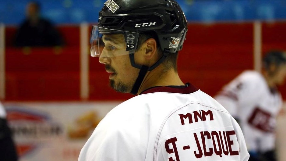 Bruno St-Jacques pète les plombs et sa formation n'endosse aucunement sa réaction