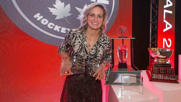 Marie-Philip Poulin est élue la MVP de la LCHF en 2015-2016