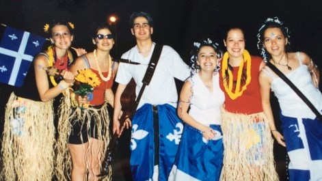 Normand DeLessard présente des images de la parade de la Saint-Jean à Saint-Georges en 2000
