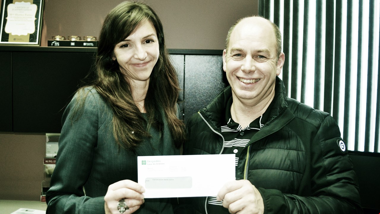 La Caisse Desjardins des Etchemins remet 5 000 $ au Club de soccer de Sainte-Justine