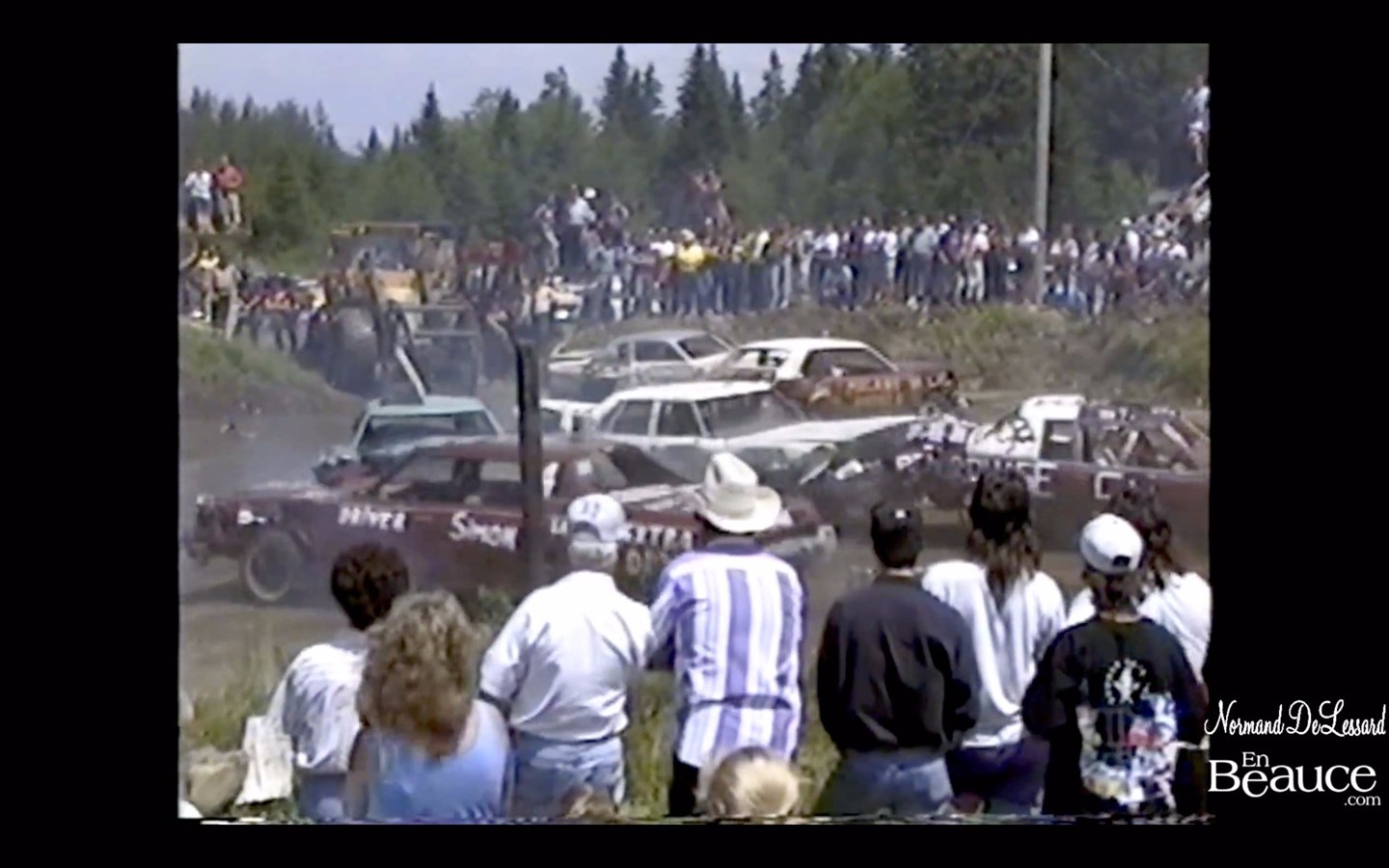 Normand DeLessard présente une course de démolition à Saint-Éphrem datant de 1994