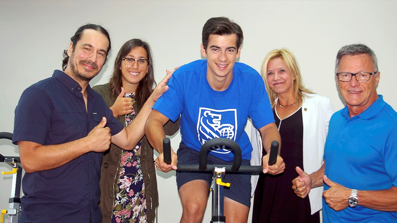 Début des 24h de spinning pour le planchiste Eliot Grondin à Ste-Marie