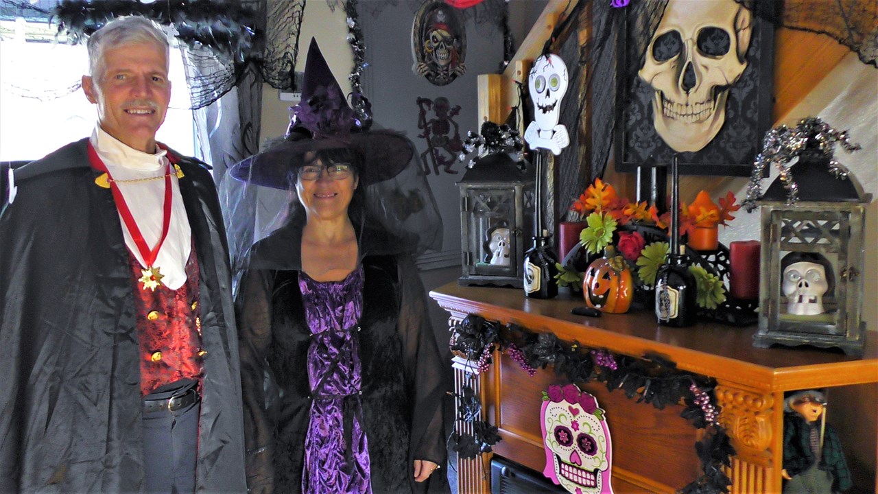 Normand DeLessard présente la famille Bisson, passionnée de l'Halloween