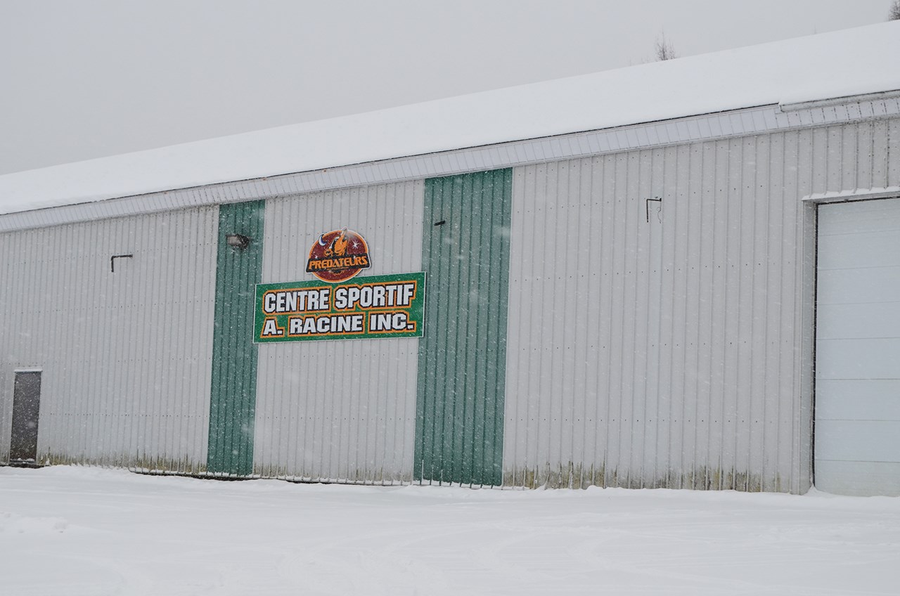 Une aide financière d’environ 640 000 $ pour changer le système de réfrigération du Centre sportif Armand-Racine