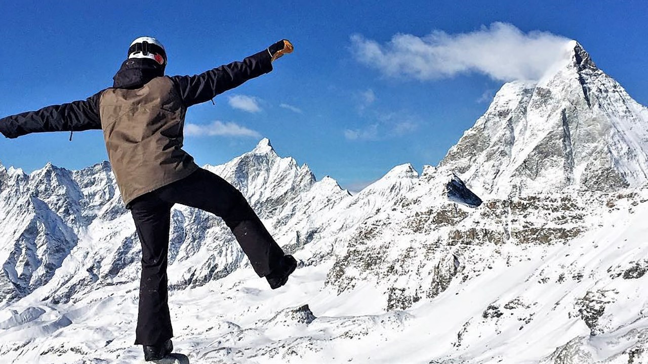 Éliot Grondin obtient la 26e place à la Coupe du monde de snowboard cross à Cervinia