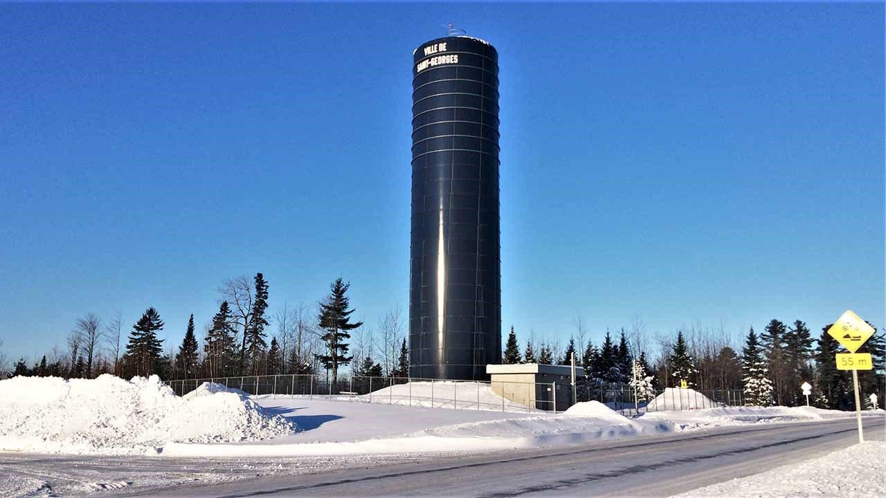 Normand DeLessard présente la construction du réservoir de St-Georges