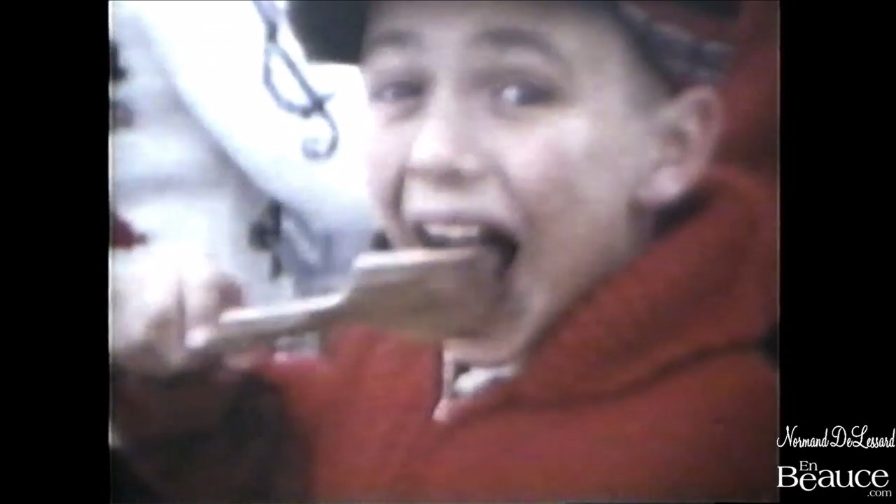 Normand DeLessard présente le temps des sucres à Saint-Évariste au milieu des années 1950