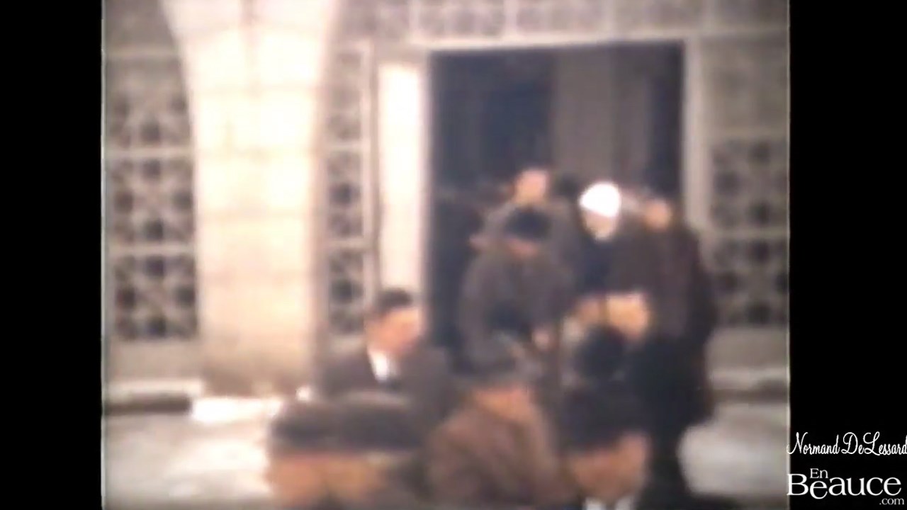 Normand DeLessard présente des funérailles à La Guadeloupe dans les années 1950