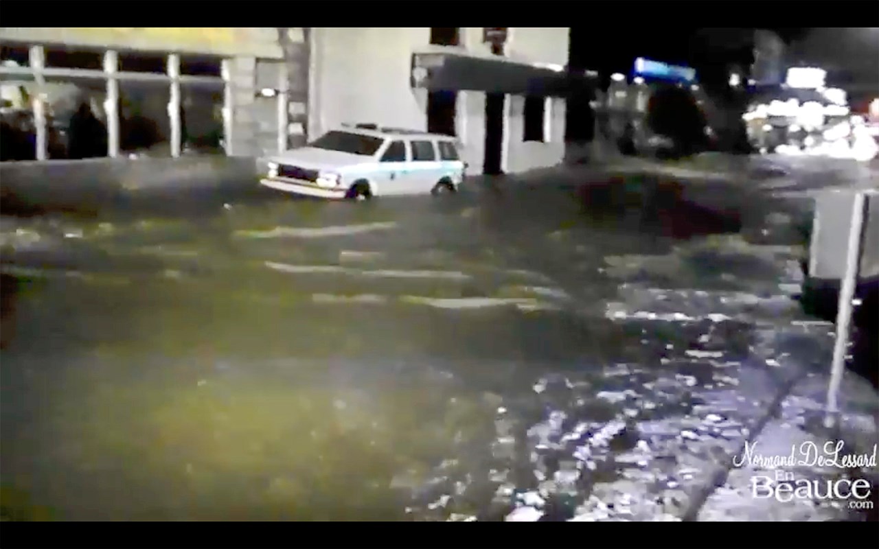 Normand DeLessard présente les inondations à Saint-Georges en août 1990