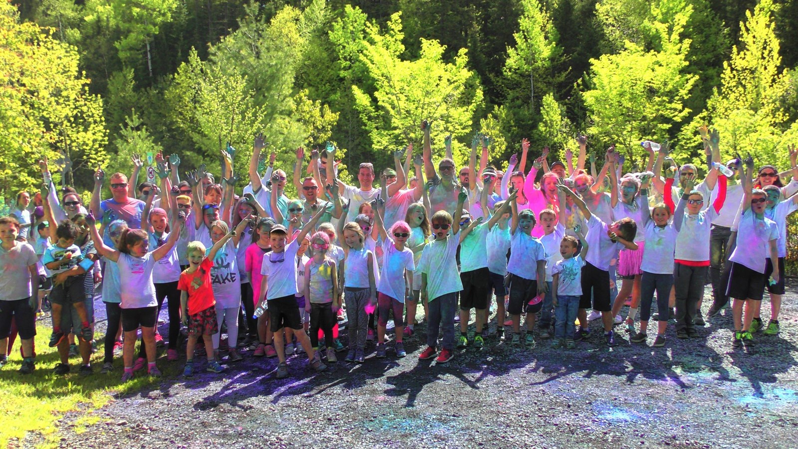 Normand DeLessard présente la course colorée déguisée de Saint-Georges
